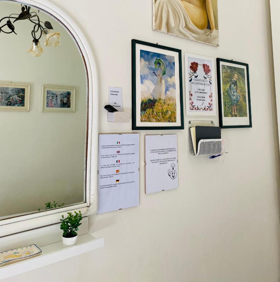 "The Gole Of Alcantara Living In The Dream'S Room" Graniti Eksteriør bilde